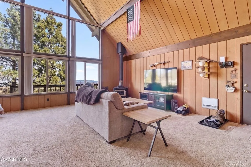 25631 High Rock Court Tehachapi, CA 93561