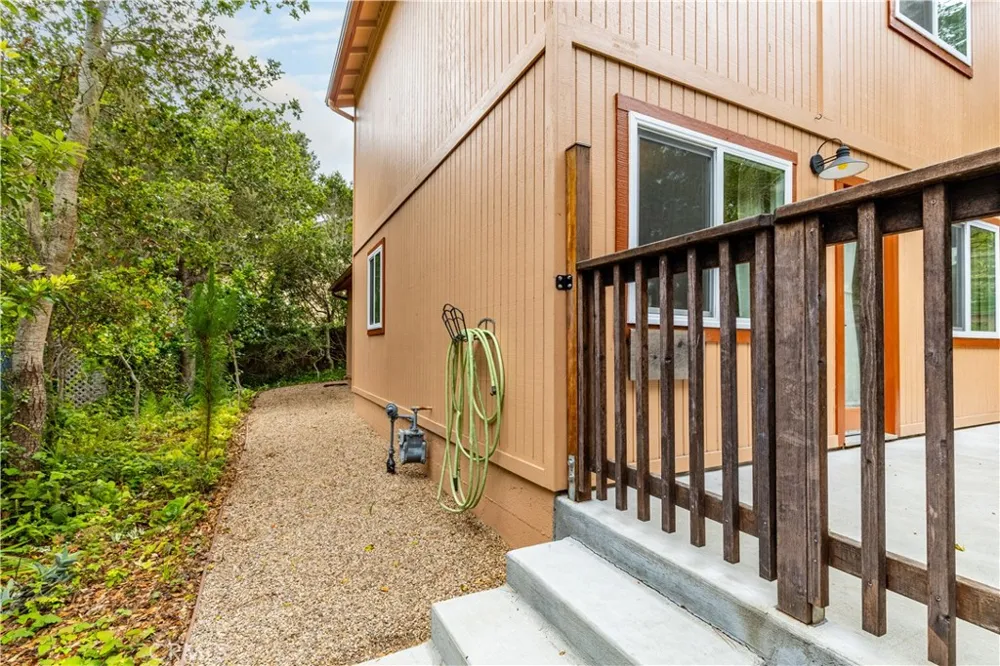 1580 Emerson Cambria, CA 93428