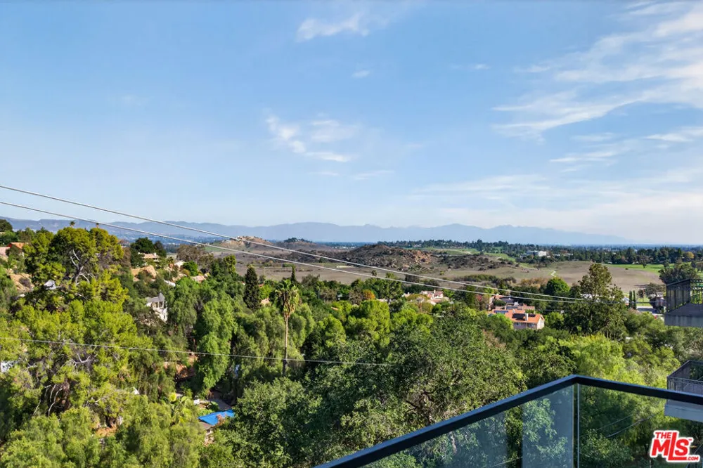 8366 Hillcroft Drive West Hills, CA 91304