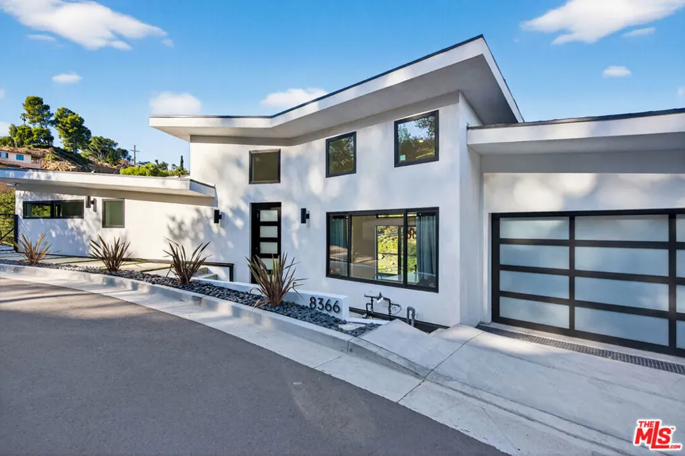 8366 Hillcroft Drive West Hills, CA 91304