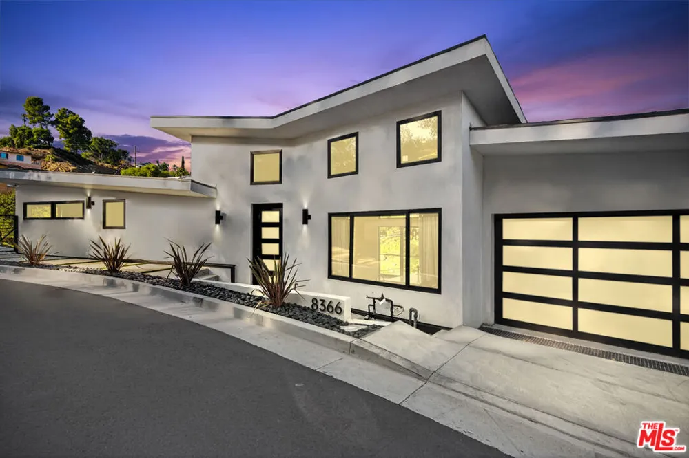 8366 Hillcroft Drive West Hills, CA 91304