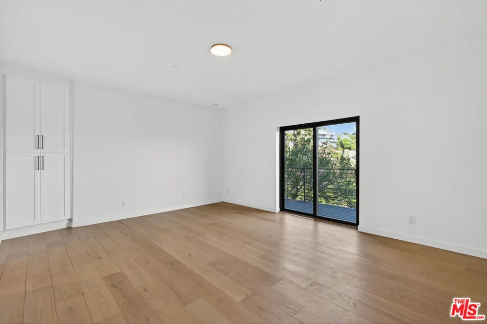 8366 Hillcroft Drive West Hills, CA 91304