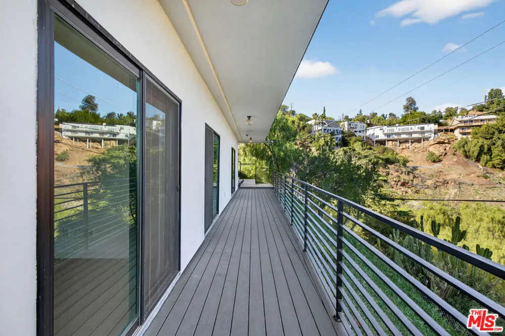 8366 Hillcroft Drive West Hills, CA 91304