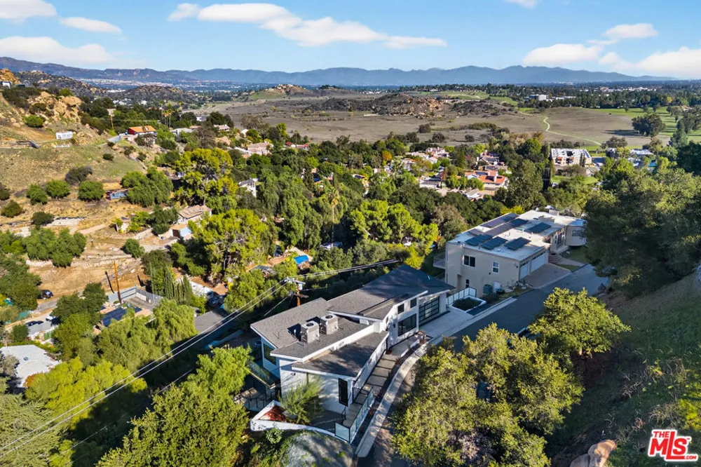 8366 Hillcroft Drive West Hills, CA 91304