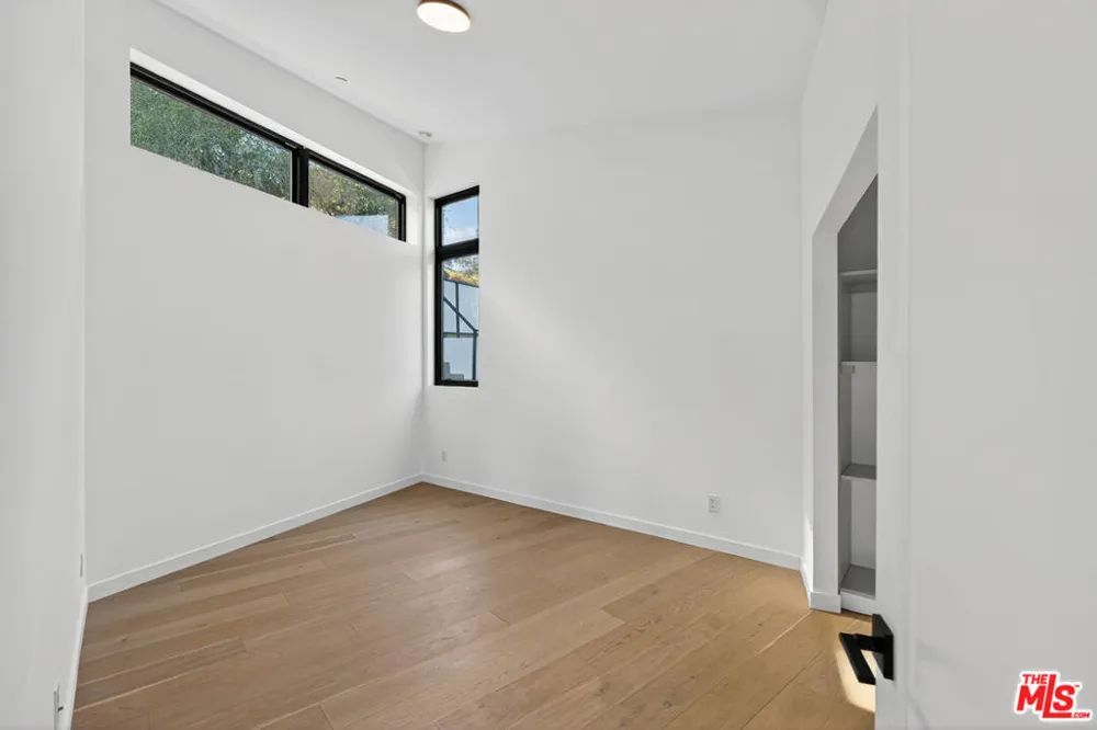 8366 Hillcroft Drive West Hills, CA 91304