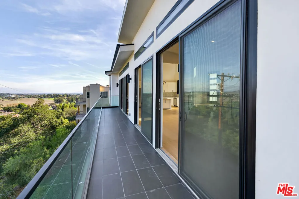 8366 Hillcroft Drive West Hills, CA 91304
