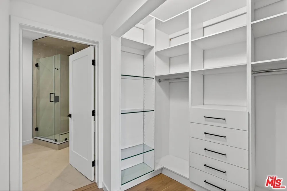8366 Hillcroft Drive West Hills, CA 91304