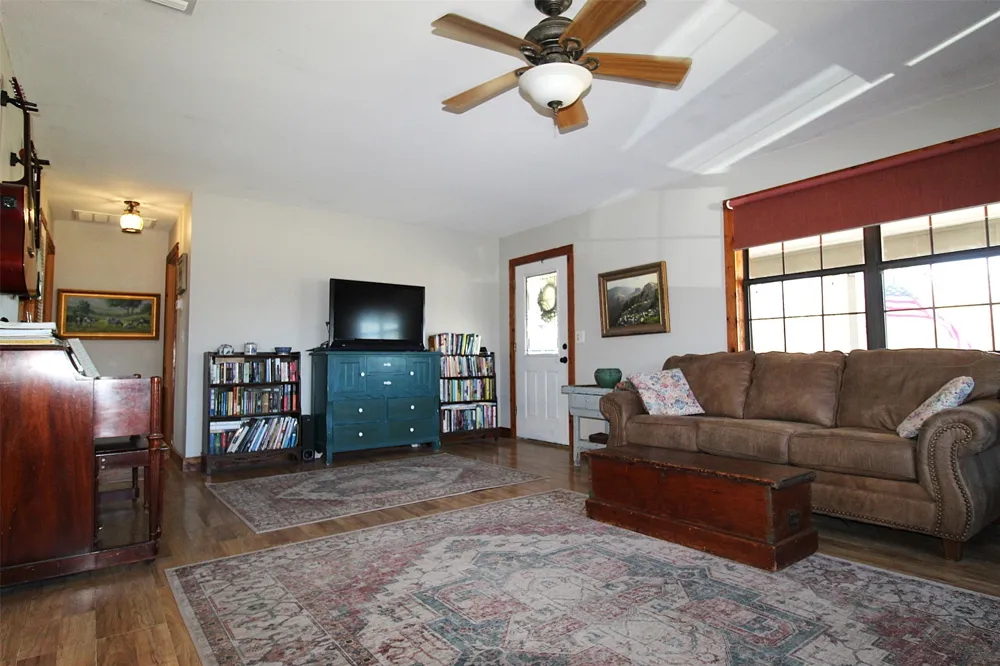 4776 NE County Road 2120 Road Talco, TX 75487
