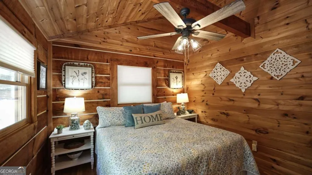 210 Shade Tree LN Mineral Bluff, GA 30559