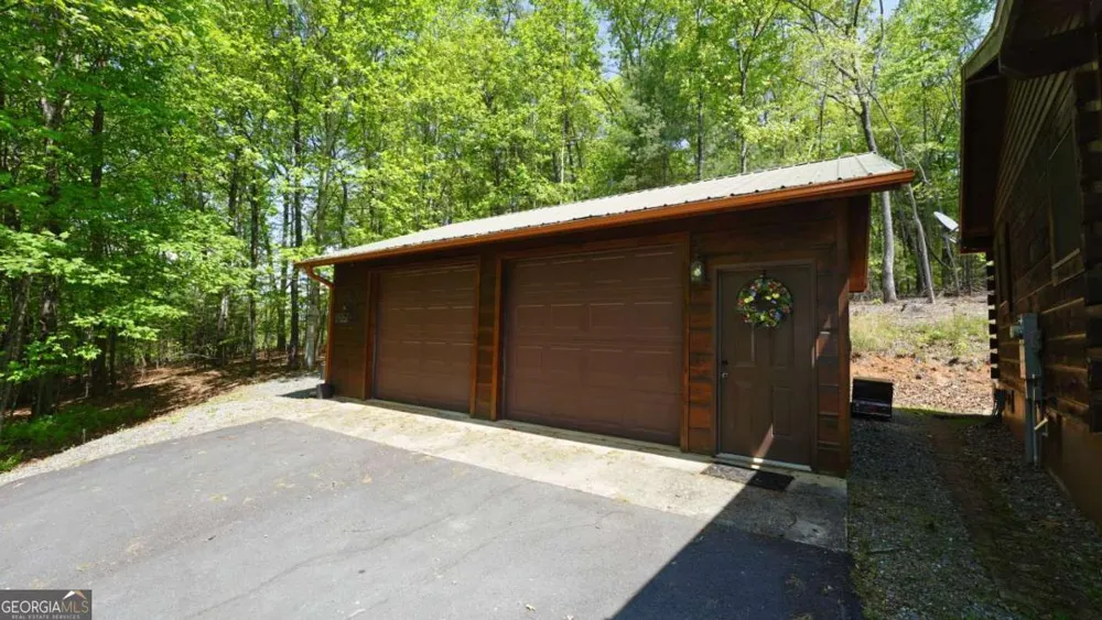 210 Shade Tree LN Mineral Bluff, GA 30559