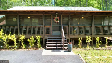 210 Shade Tree LN