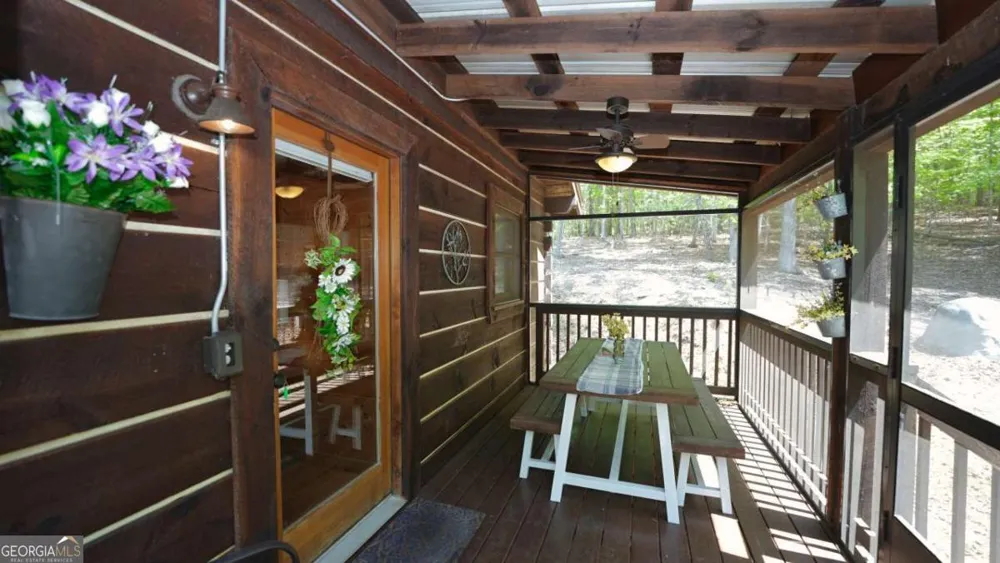 210 Shade Tree LN Mineral Bluff, GA 30559