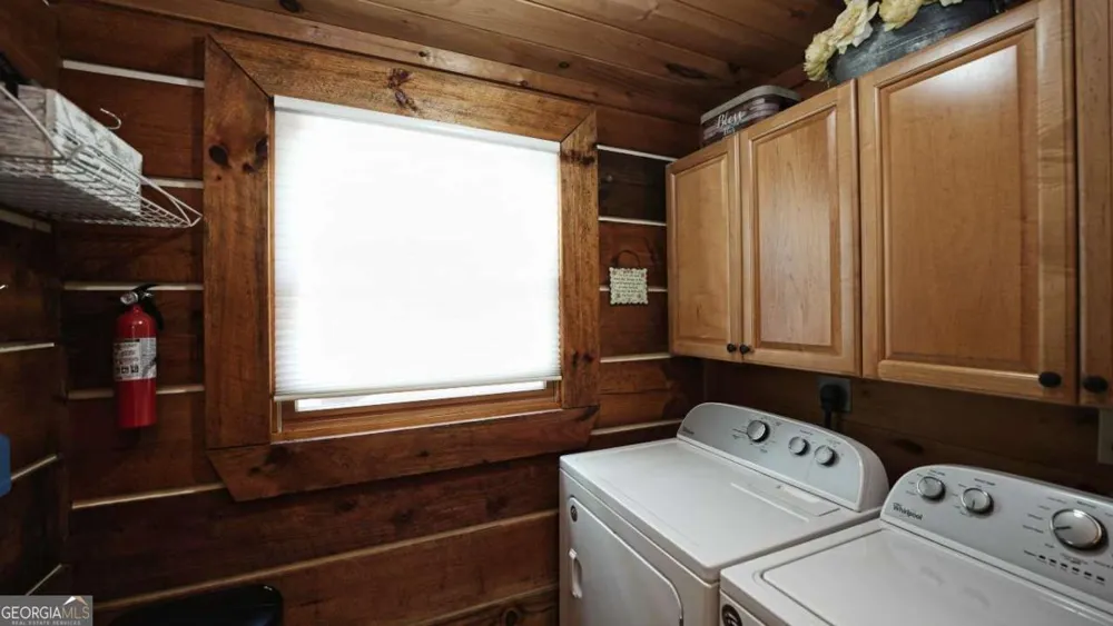 210 Shade Tree LN Mineral Bluff, GA 30559