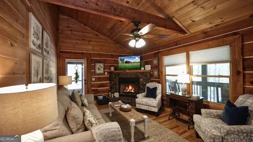 210 Shade Tree LN Mineral Bluff, GA 30559