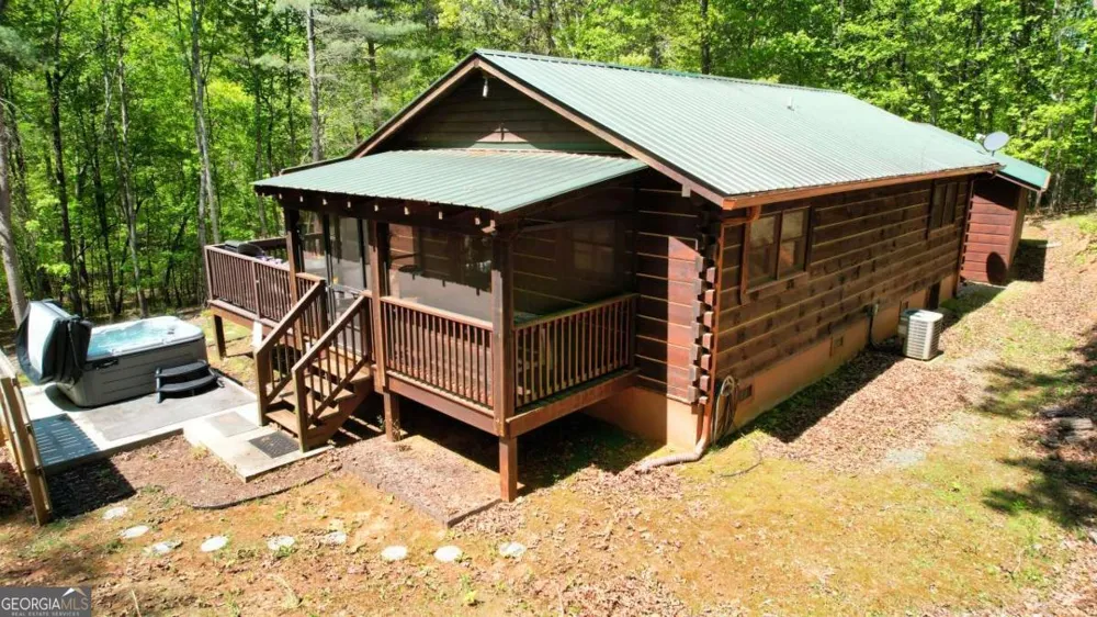 210 Shade Tree LN Mineral Bluff, GA 30559