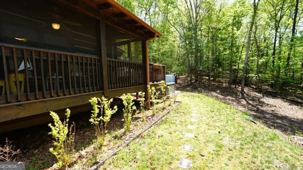 210 Shade Tree LN Mineral Bluff, GA 30559