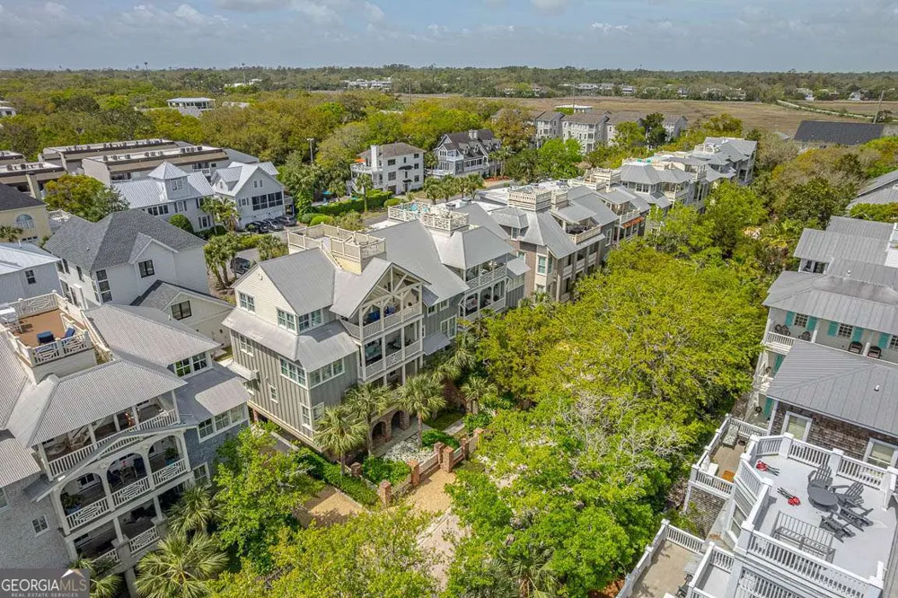 17 Sea Oats LN St. Simons, GA 31522