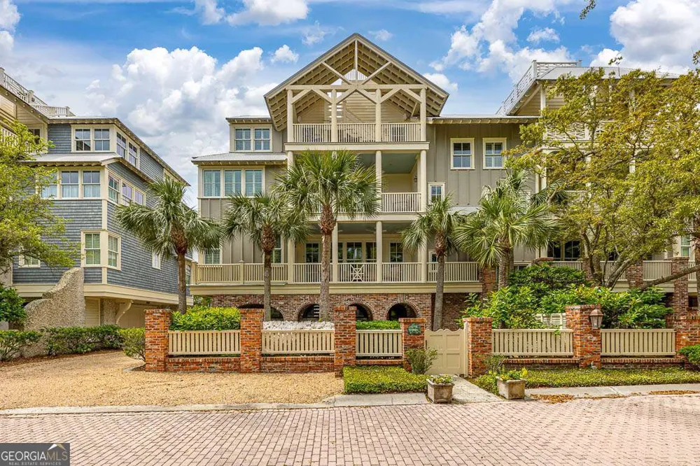 17 Sea Oats LN St. Simons, GA 31522