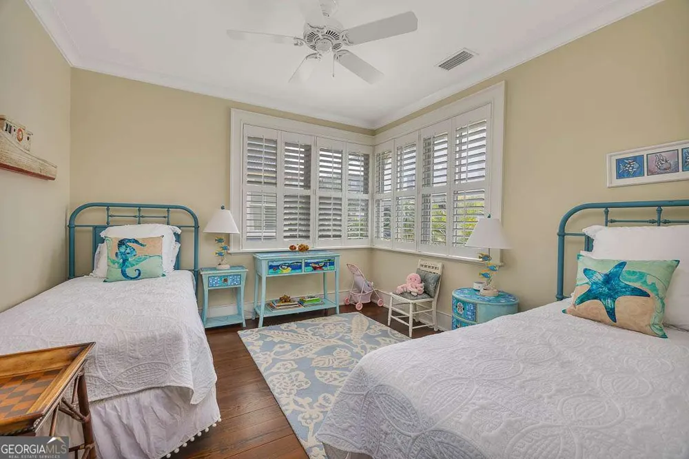 17 Sea Oats LN St. Simons, GA 31522
