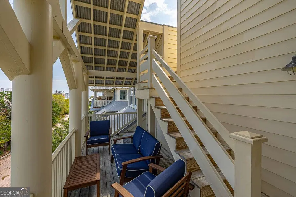 17 Sea Oats LN St. Simons, GA 31522