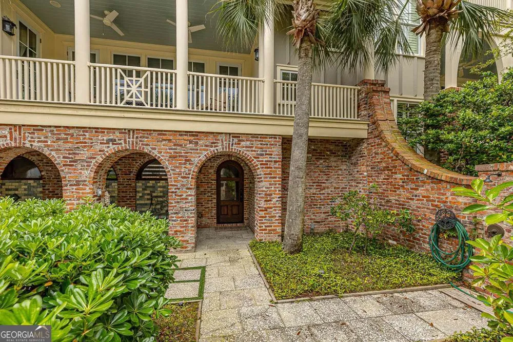 17 Sea Oats LN St. Simons, GA 31522