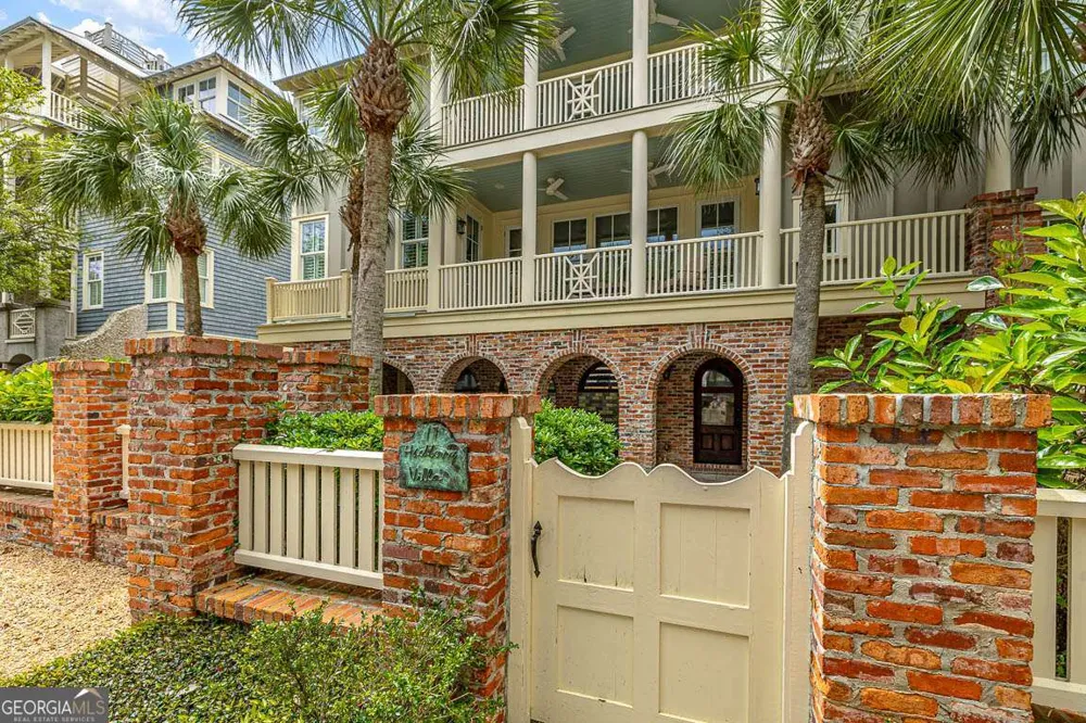 17 Sea Oats LN St. Simons, GA 31522
