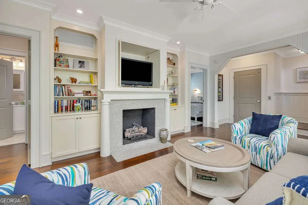 17 Sea Oats LN St. Simons, GA 31522