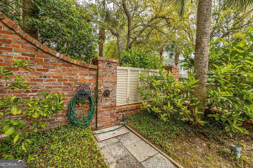 17 Sea Oats LN St. Simons, GA 31522
