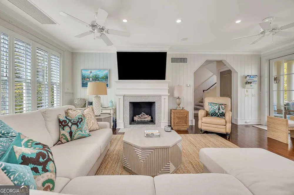 17 Sea Oats LN St. Simons, GA 31522