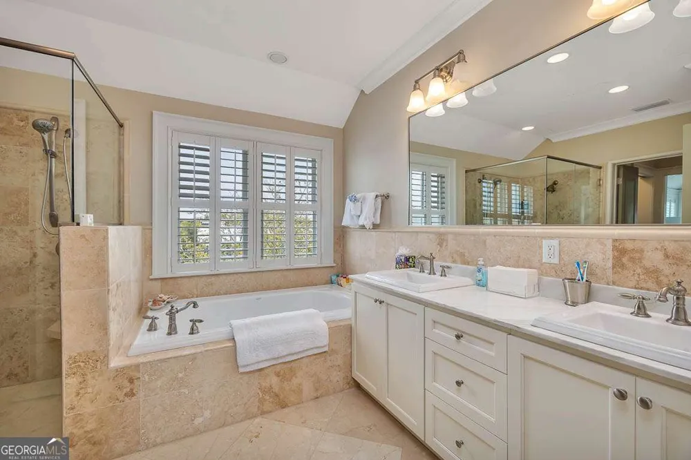 17 Sea Oats LN St. Simons, GA 31522