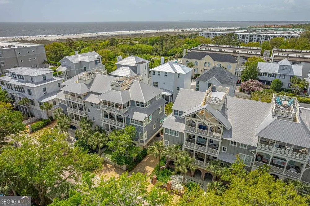 17 Sea Oats LN St. Simons, GA 31522