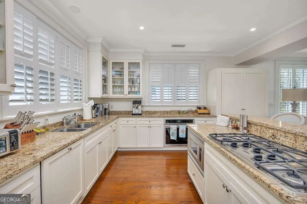 17 Sea Oats LN St. Simons, GA 31522