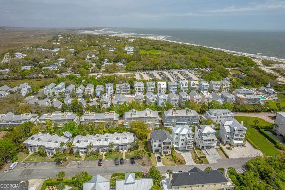 17 Sea Oats LN St. Simons, GA 31522