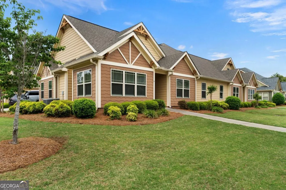 6 William DR NE White, GA 30184
