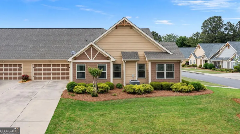 6 William DR NE White, GA 30184