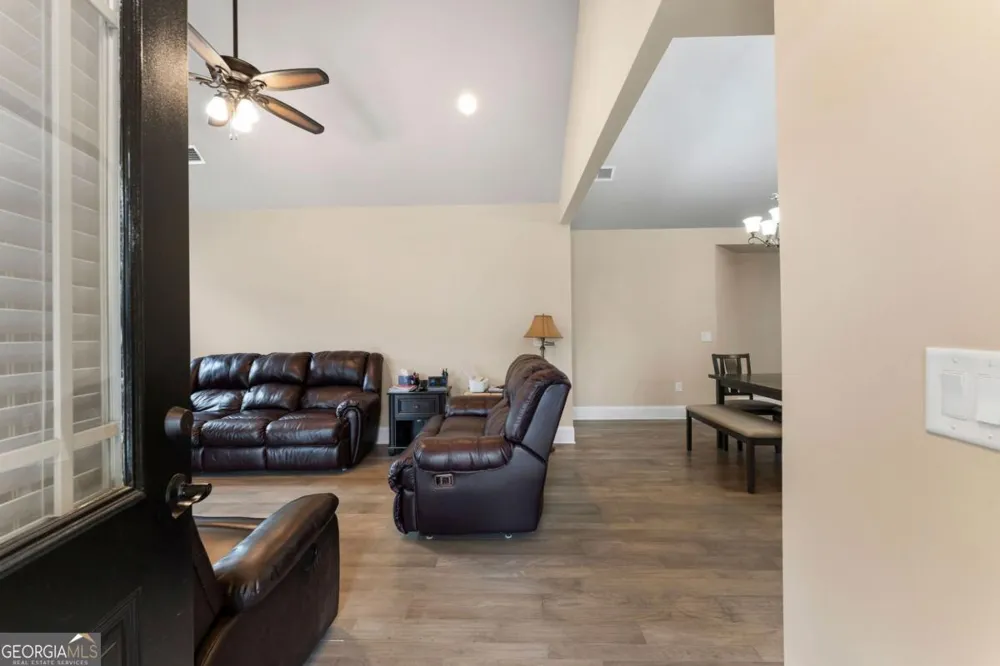 6 William DR NE White, GA 30184