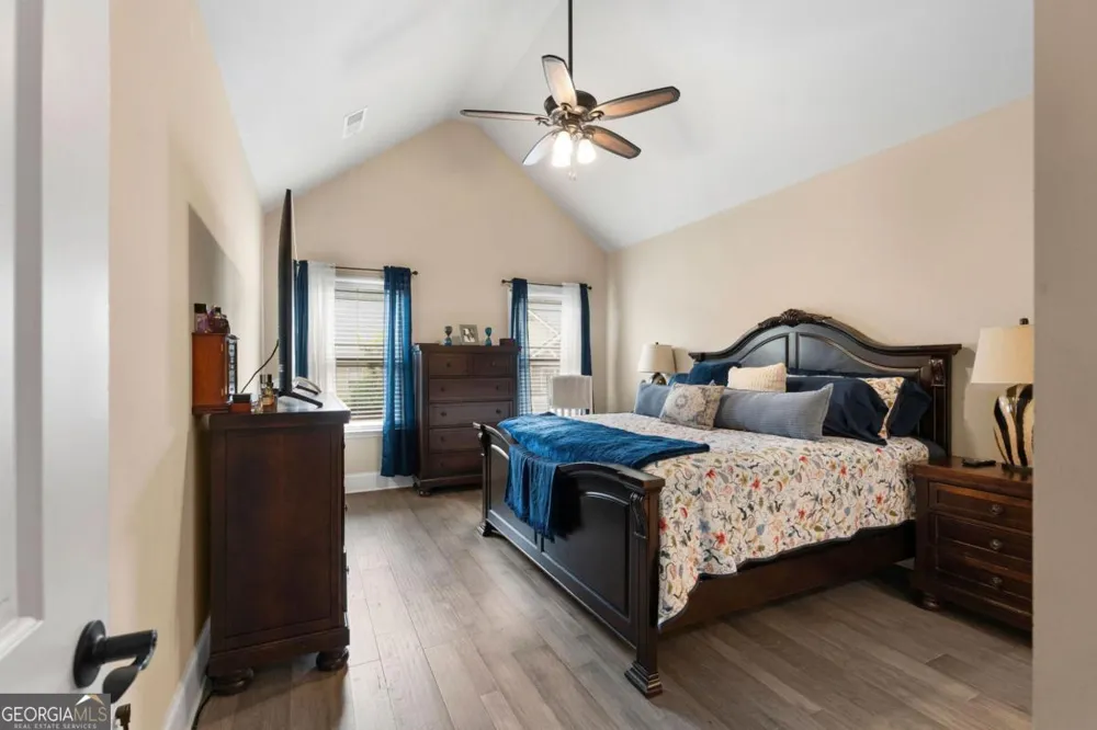 6 William DR NE White, GA 30184