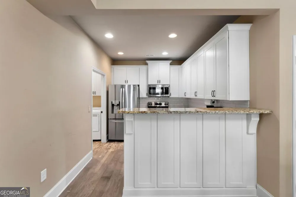 6 William DR NE White, GA 30184
