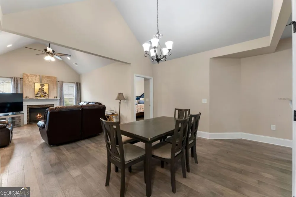 6 William DR NE White, GA 30184