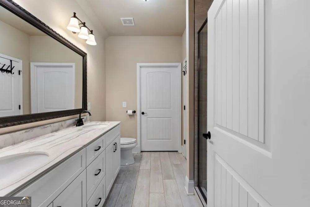6 William DR NE White, GA 30184
