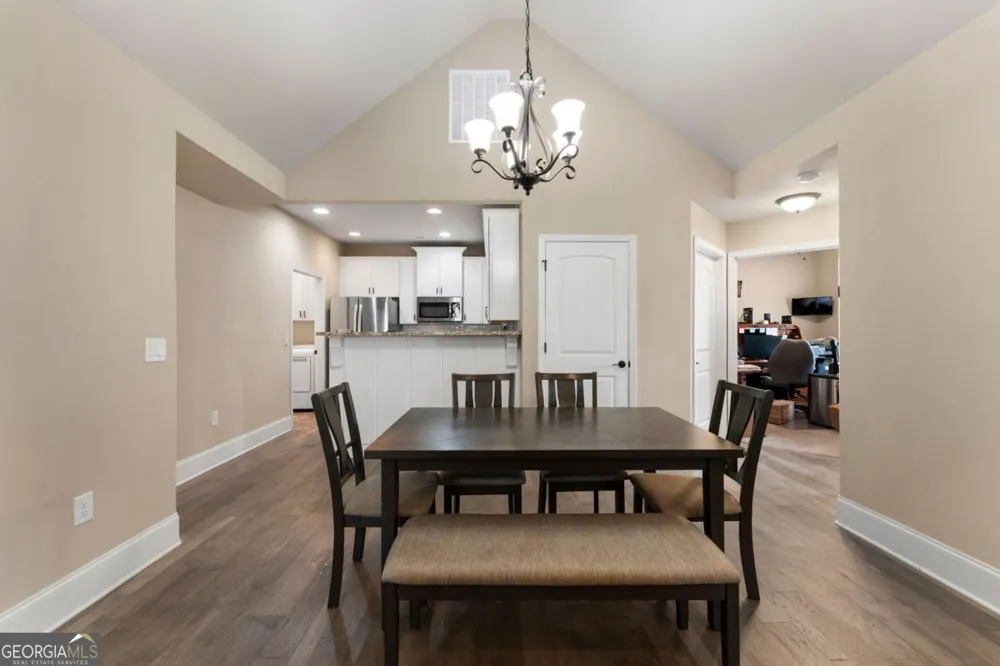 6 William DR NE White, GA 30184