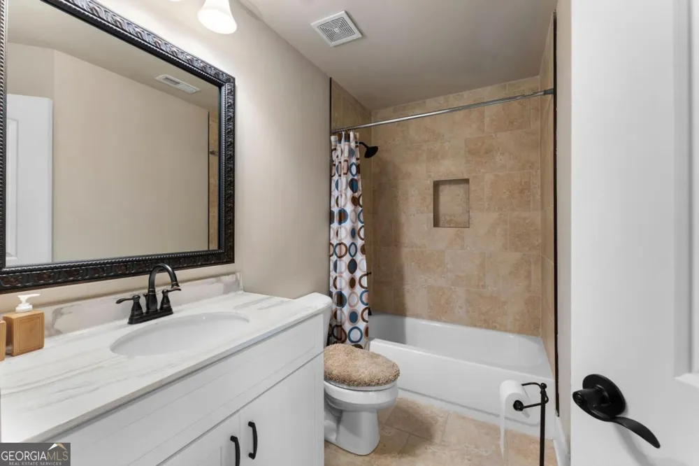 6 William DR NE White, GA 30184