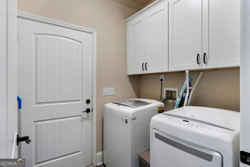 6 William DR NE White, GA 30184