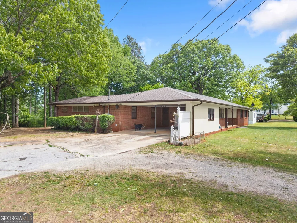 4508 Dicks Hill PKWY Mount Airy, GA 30563