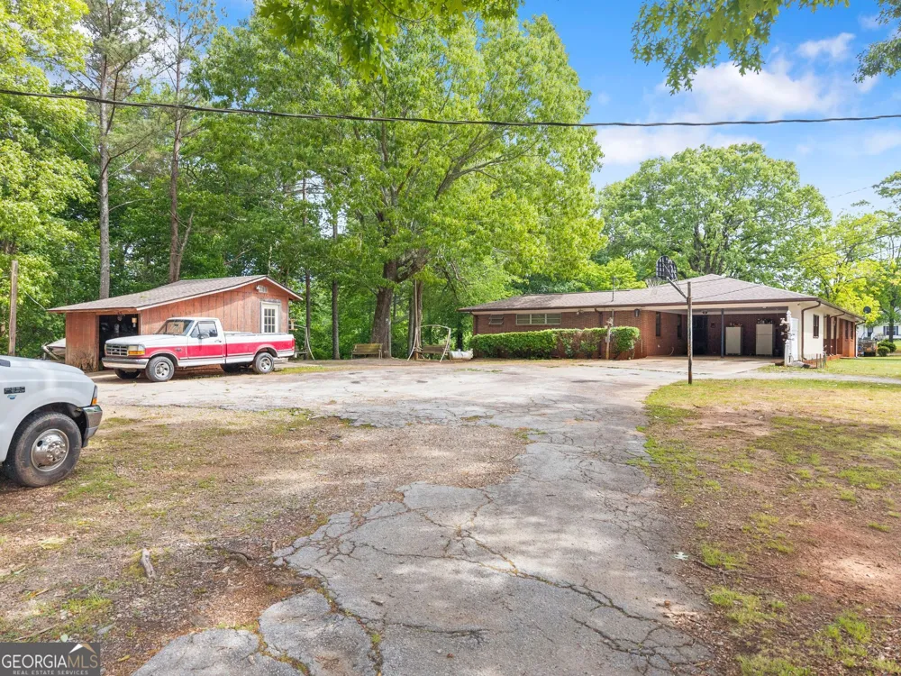 4508 Dicks Hill PKWY Mount Airy, GA 30563