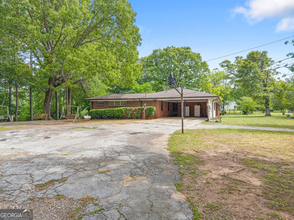 4508 Dicks Hill PKWY Mount Airy, GA 30563