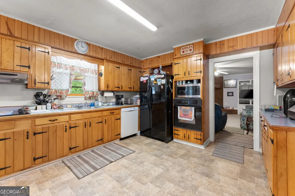 4508 Dicks Hill PKWY Mount Airy, GA 30563
