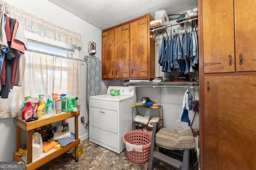 4508 Dicks Hill PKWY Mount Airy, GA 30563