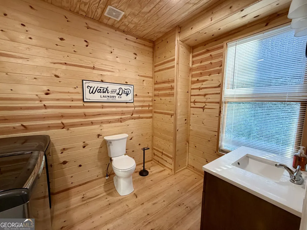 881 Mule Branch RD Helen, GA 30545