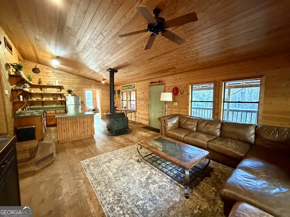 881 Mule Branch RD Helen, GA 30545